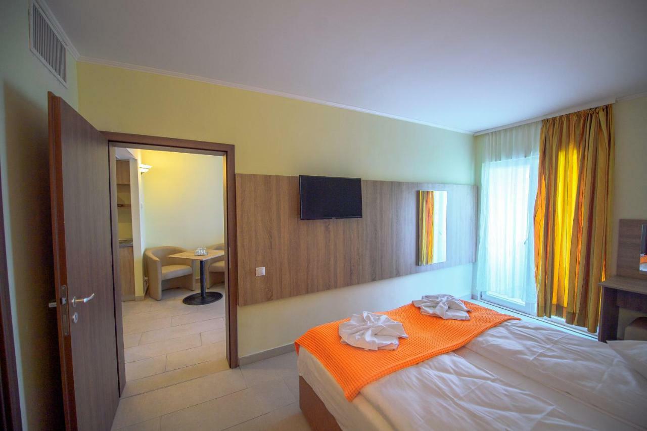 Hotel Piccadilly Mamaia Ngoại thất bức ảnh