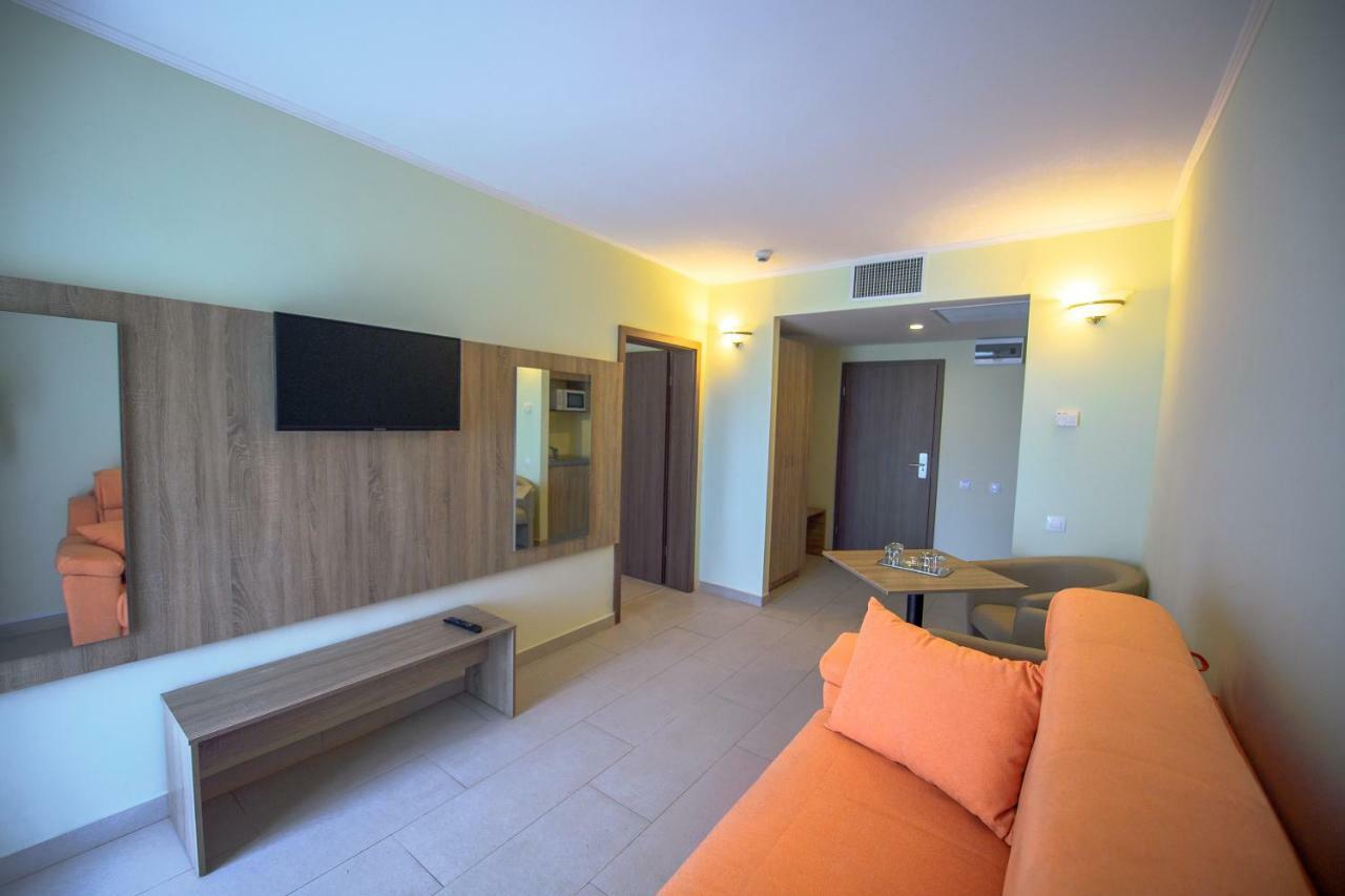 Hotel Piccadilly Mamaia Ngoại thất bức ảnh