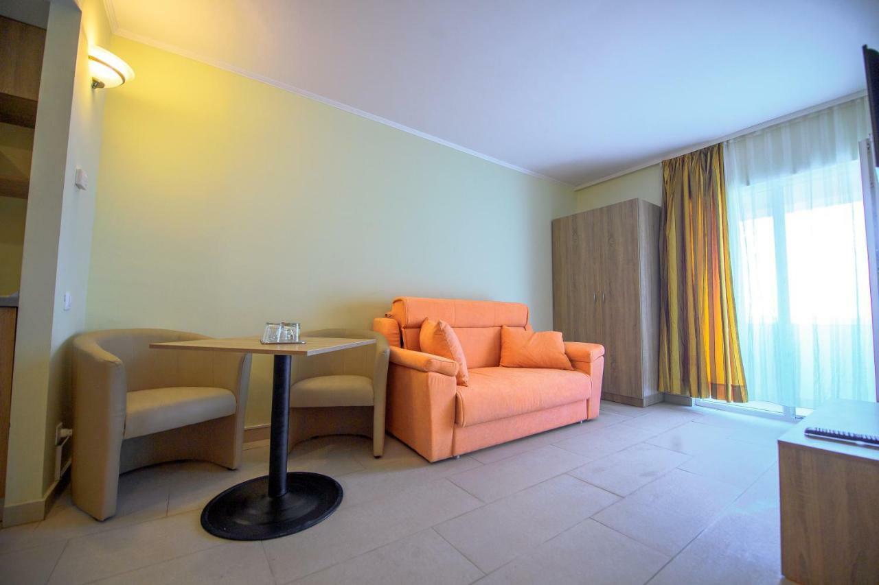 Hotel Piccadilly Mamaia Ngoại thất bức ảnh