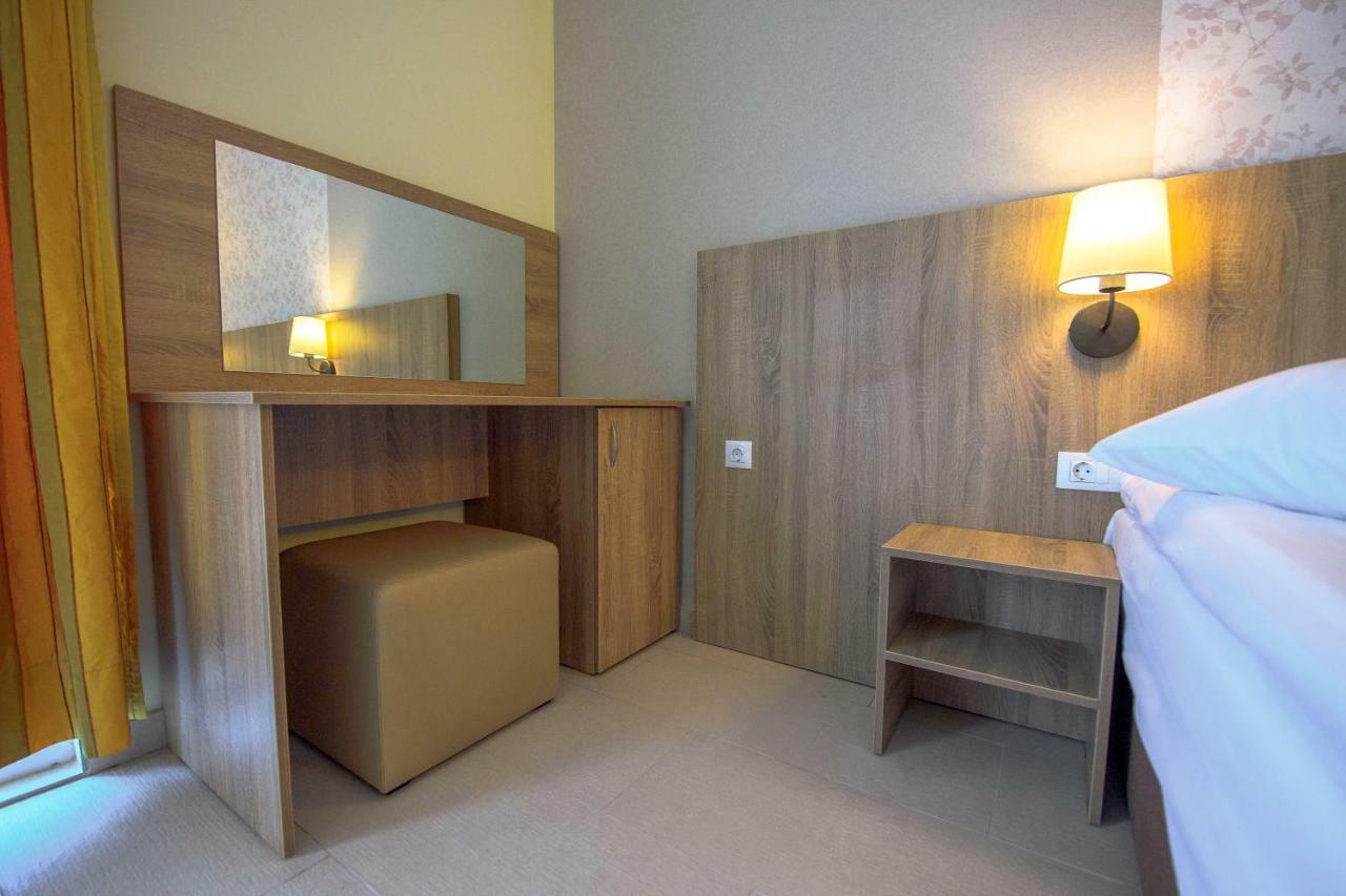 Hotel Piccadilly Mamaia Ngoại thất bức ảnh