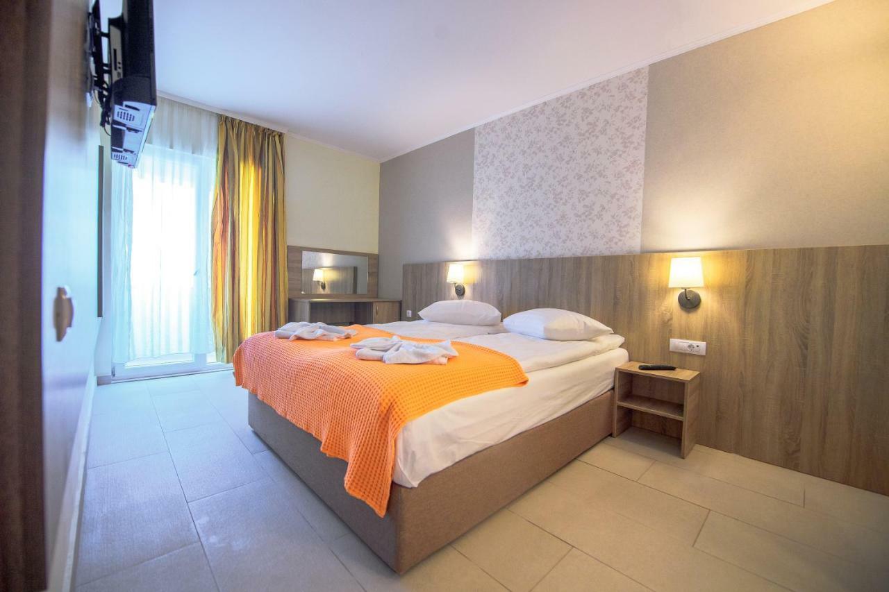 Hotel Piccadilly Mamaia Ngoại thất bức ảnh