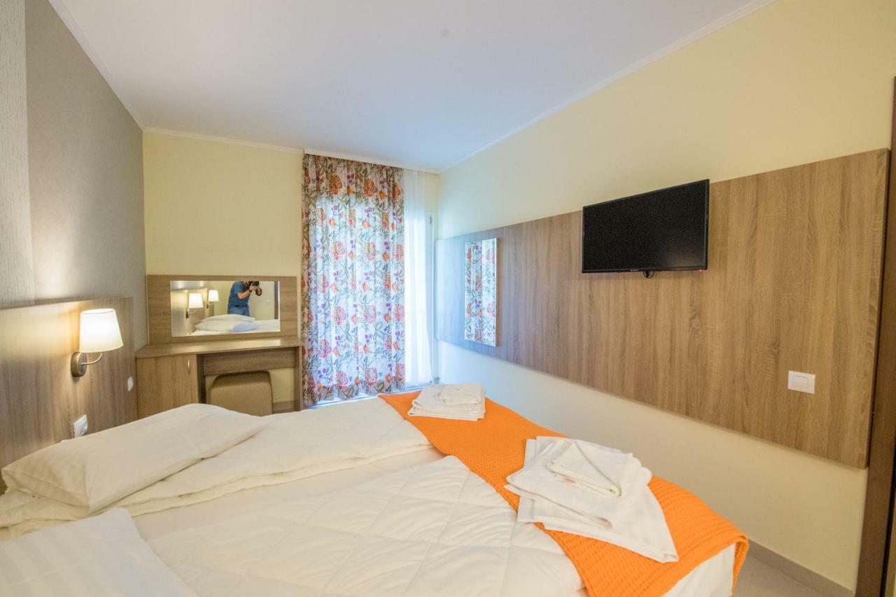 Hotel Piccadilly Mamaia Ngoại thất bức ảnh