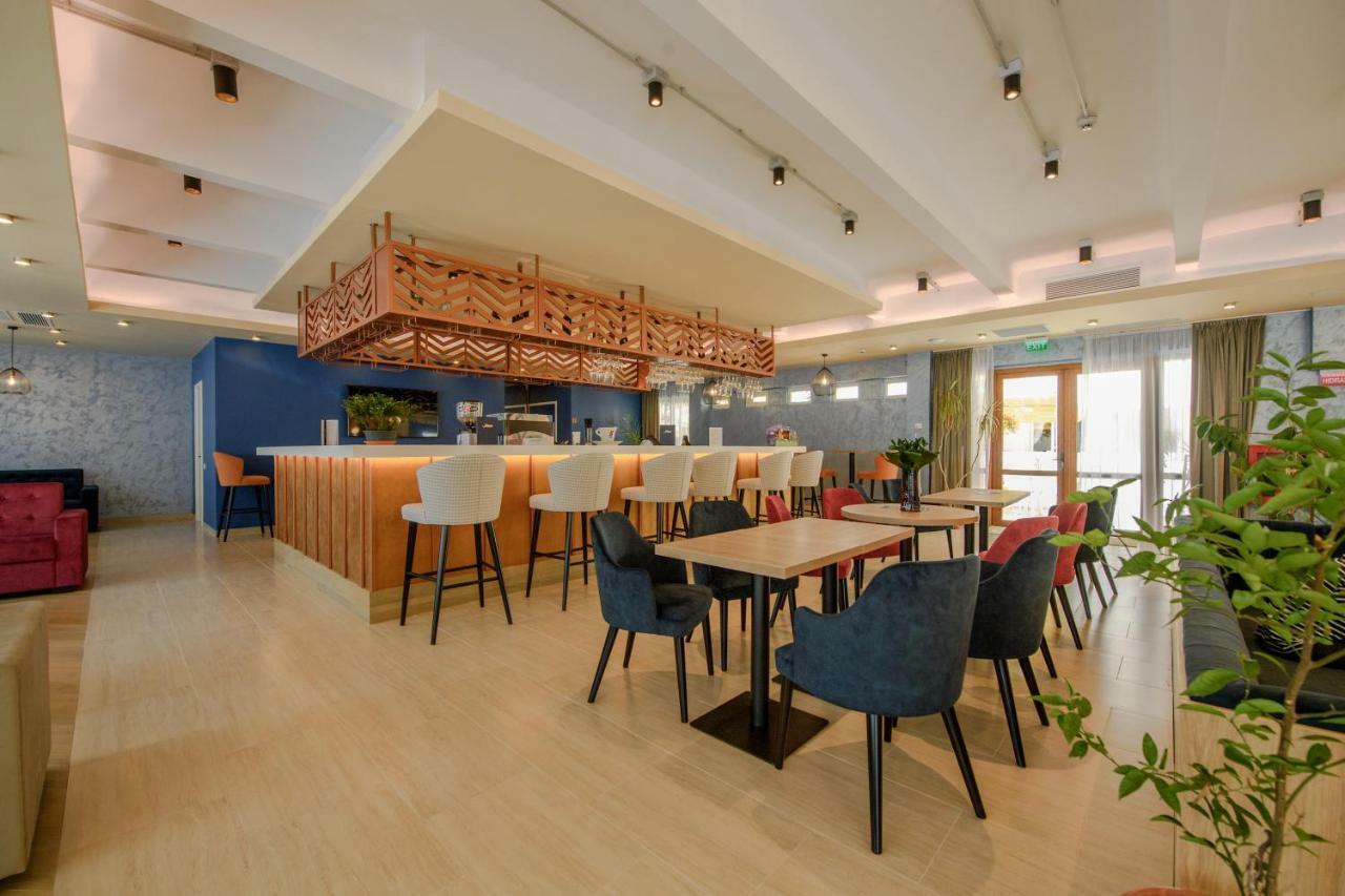 Hotel Piccadilly Mamaia Ngoại thất bức ảnh