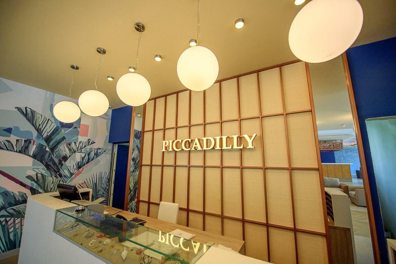Hotel Piccadilly Mamaia Ngoại thất bức ảnh
